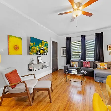 Villa Bright And Restful 2Br Near Uptown With Balcony